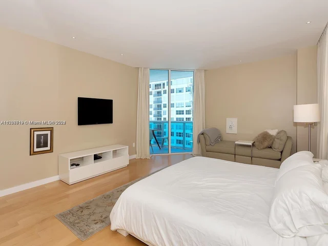 2711 S Ocean Dr # 1206, Hollywood FL 33019