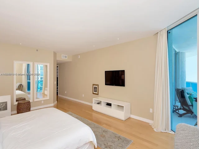 2711 S Ocean Dr # 1206, Hollywood FL 33019