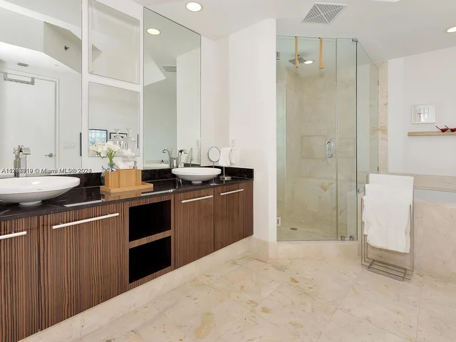 2711 S Ocean Dr # 1206, Hollywood FL 33019