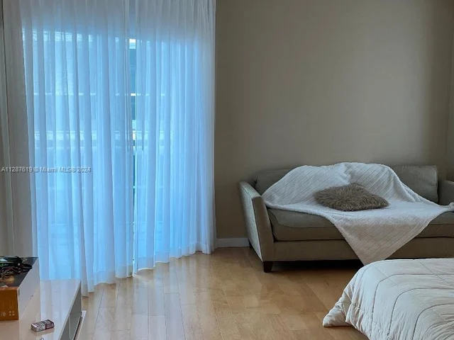 2711 S Ocean Dr # 1206, Hollywood FL 33019