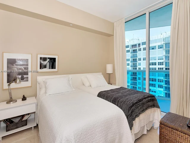 2711 S Ocean Dr # 1206, Hollywood FL 33019