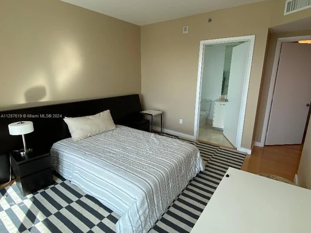 2711 S Ocean Dr # 1206, Hollywood FL 33019