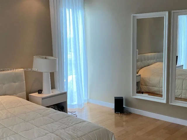 2711 S Ocean Dr # 1206, Hollywood FL 33019