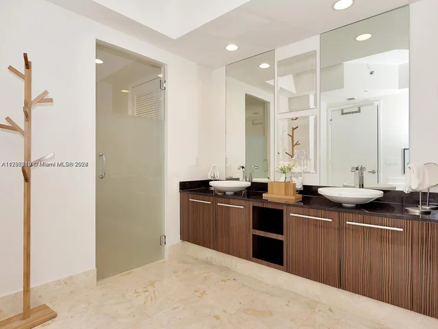 2711 S Ocean Dr # 1206, Hollywood FL 33019