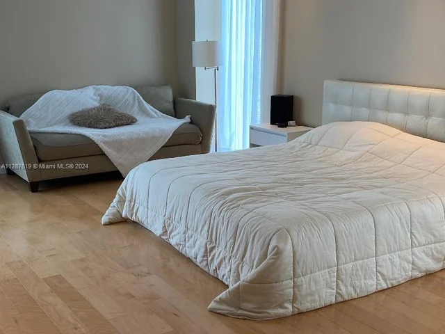 2711 S Ocean Dr # 1206, Hollywood FL 33019