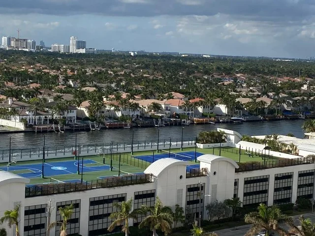 2711 S Ocean Dr # 1206, Hollywood FL 33019