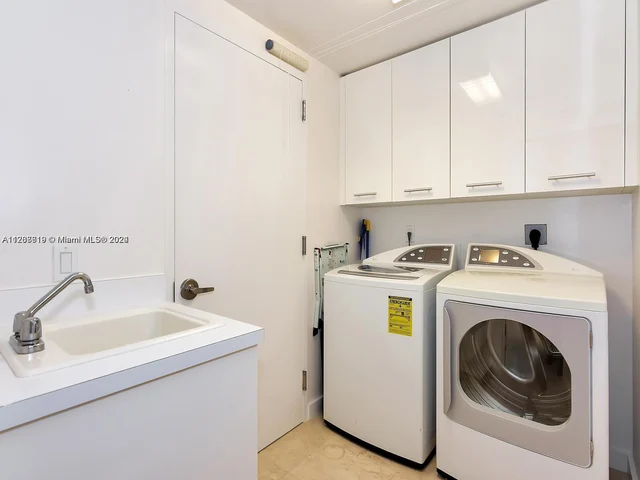 2711 S Ocean Dr # 1206, Hollywood FL 33019