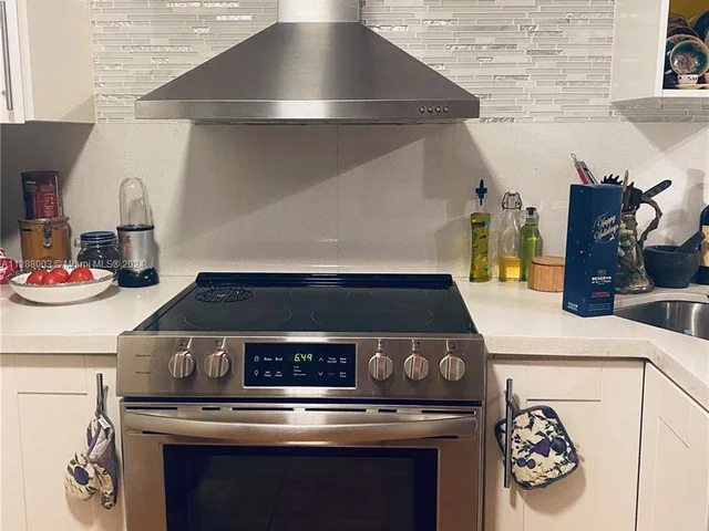 345 Ocean Dr # 307, Miami Beach FL 33139