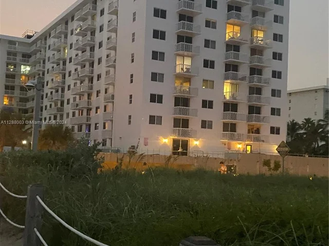 345 Ocean Dr # 307, Miami Beach FL 33139