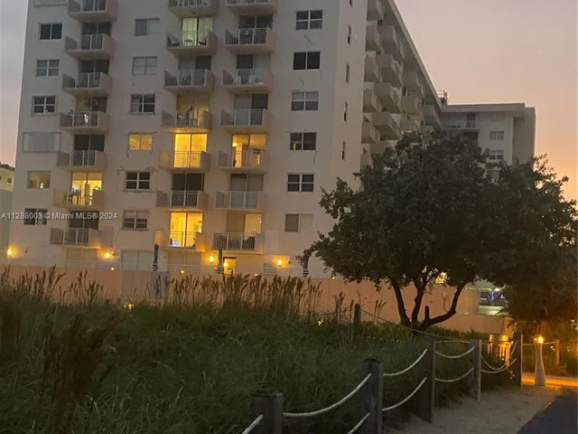 345 Ocean Dr # 307, Miami Beach FL 33139
