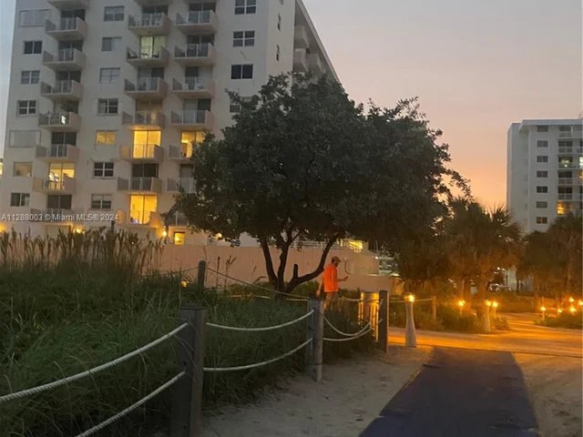 345 Ocean Dr # 307, Miami Beach FL 33139