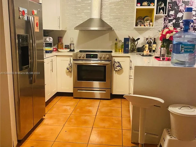 345 Ocean Dr # 307, Miami Beach FL 33139