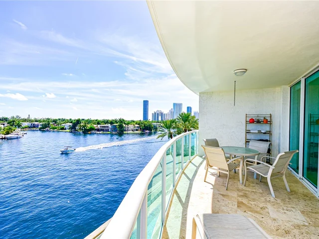 20201 E Country Club Dr # 505, Aventura FL 33180