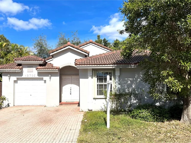 16765 SW 90th St, Miami FL 33196