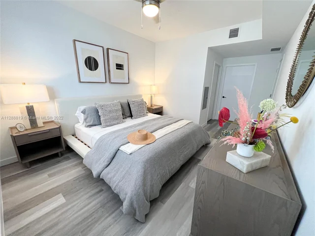 401 Hialeah Dr # 202, Hialeah FL 33010