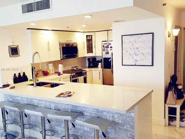 7601 E Treasure Dr # 411, North Bay Village FL 33141