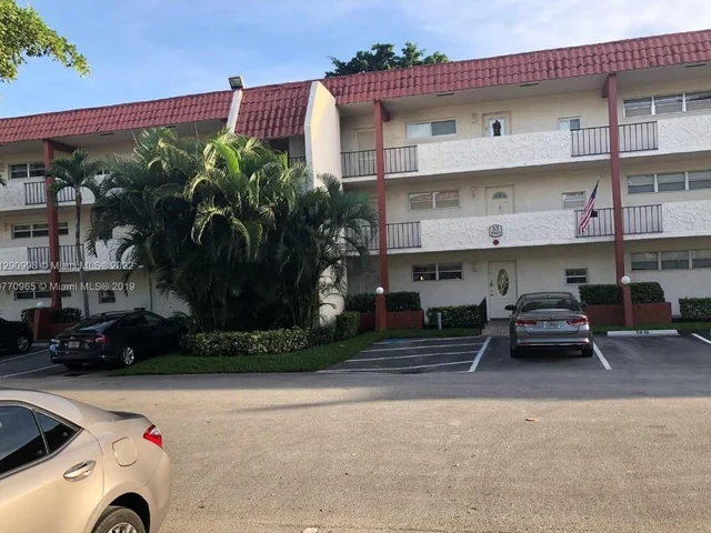 8940 S Hollybrook Blvd # 208, Pembroke Pines FL 33025