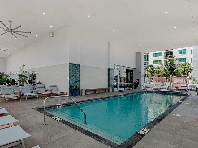 227 NE 2nd ST # 2313, Miami FL 33132