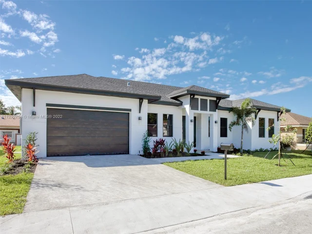 6611 SW 6th St, Margate FL 33068