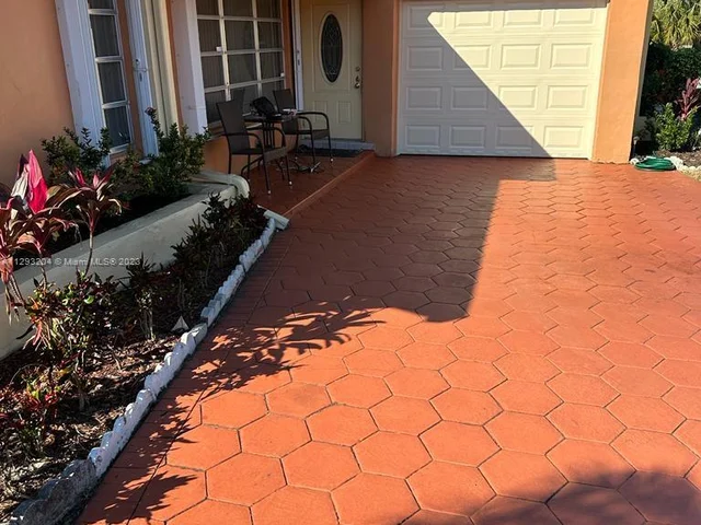 8612 Wilshire Dr, Miramar FL 33025