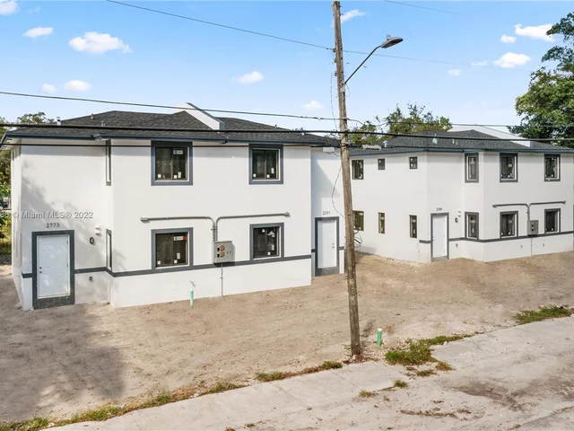 2773 NW 43rd Ter, Miami FL 33142