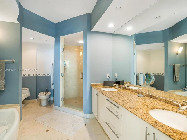 1000 S Pointe Dr # 2503, Miami Beach FL 33139