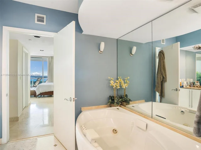 1000 S Pointe Dr # 2503, Miami Beach FL 33139