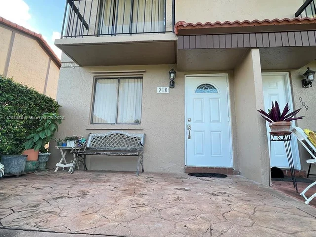 1909 SW 107th Ave # 910, Miami FL 33165