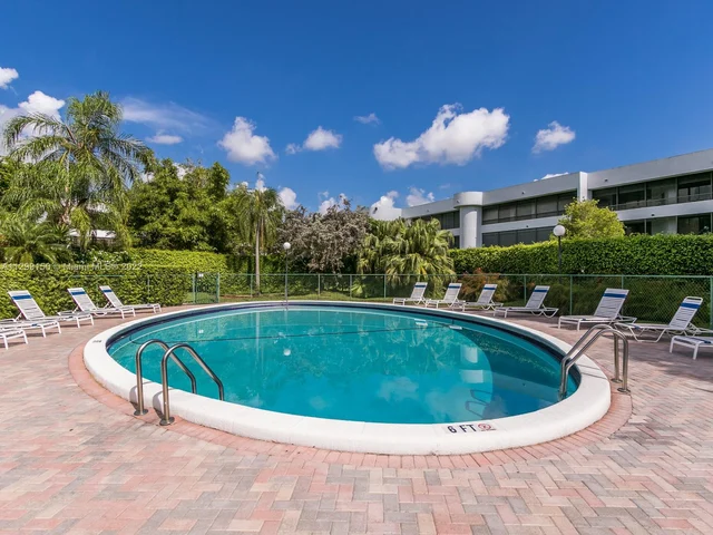 1480 Sheridan St # 7B, Hollywood FL 33020