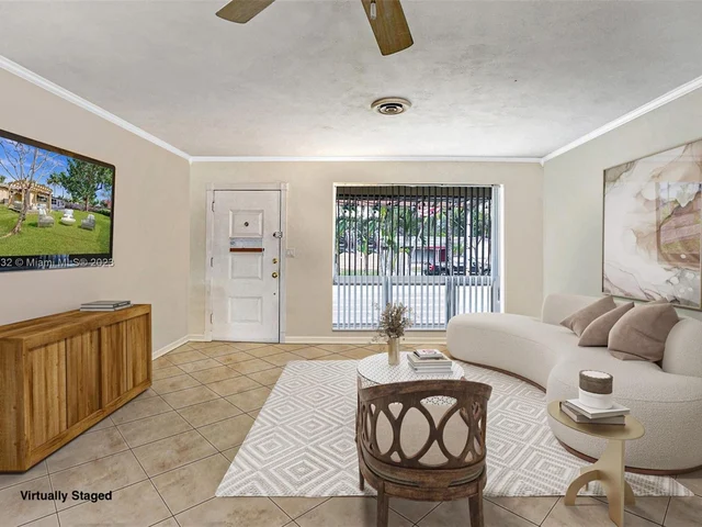 3338 Roosevelt St, Hollywood FL 33021