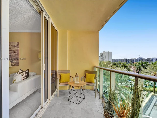 2501 S Ocean Dr, Hollywood FL 33019