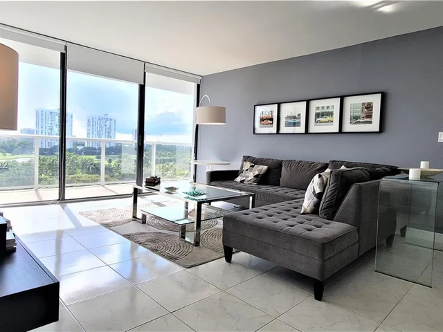 3731 N Country Club Dr # 926, Aventura FL 33180