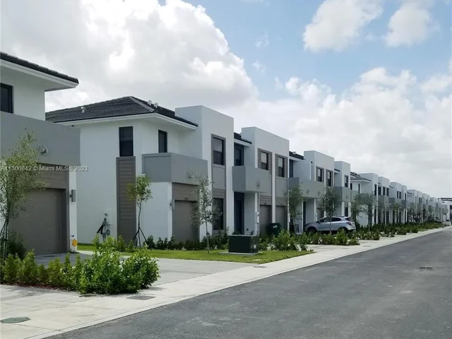 10555 SW 118 Ave, Miami FL 33186