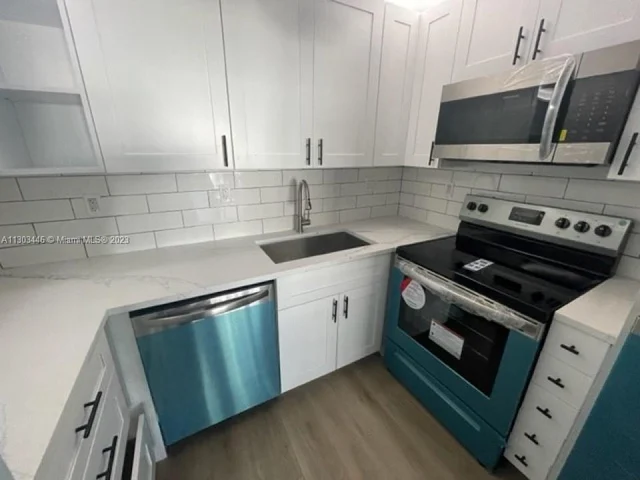 3716 NE 168th St # 303, North Miami Beach FL 33160