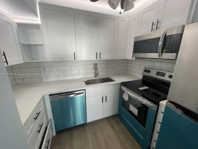 3716 NE 168th St # 303, North Miami Beach FL 33160