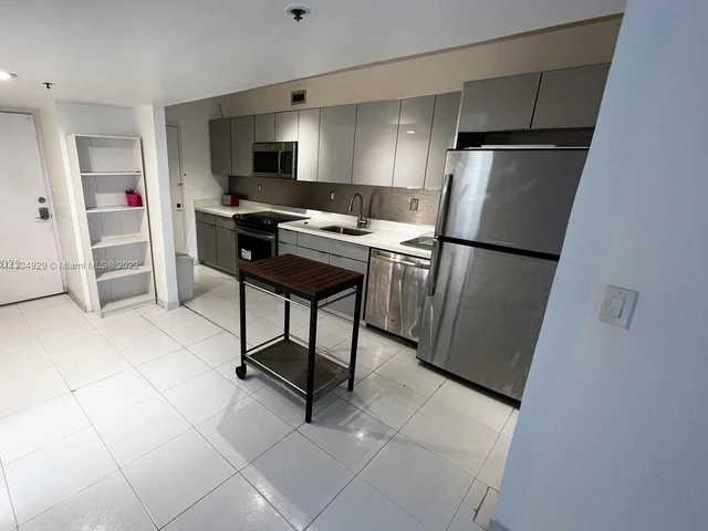 100 Lincoln Rd # 424, Miami Beach FL 33139