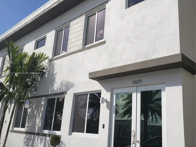 10275 NW 66th St, Doral FL 33178