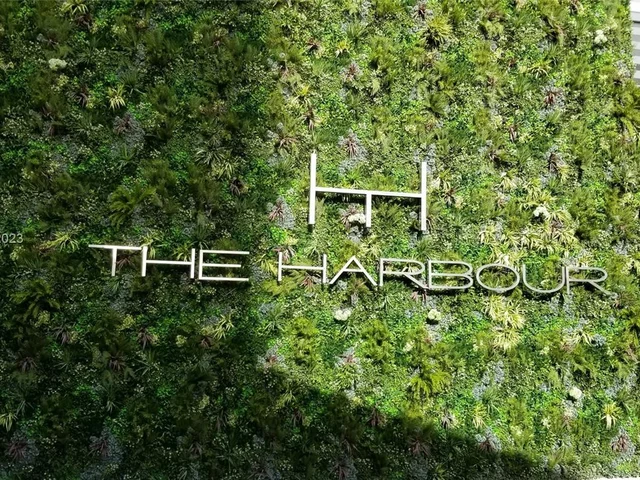 16385 Biscayne Blvd # 2602, North Miami Beach FL 33160