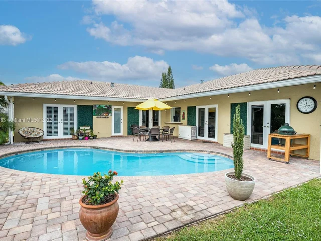 1592 NW 8th St, Boca Raton FL 33486