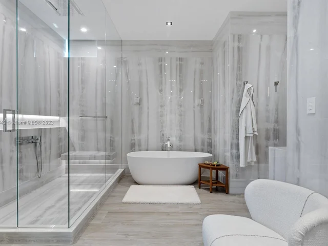 2051 N Bay Rd, Miami Beach FL 33140