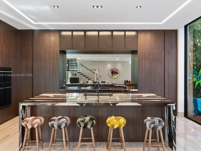 2051 N Bay Rd, Miami Beach FL 33140