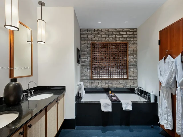 101 20th St, Miami Beach FL 33139