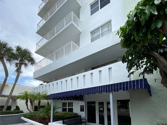 500 Bayview Dr # 426, Sunny Isles Beach FL 33160