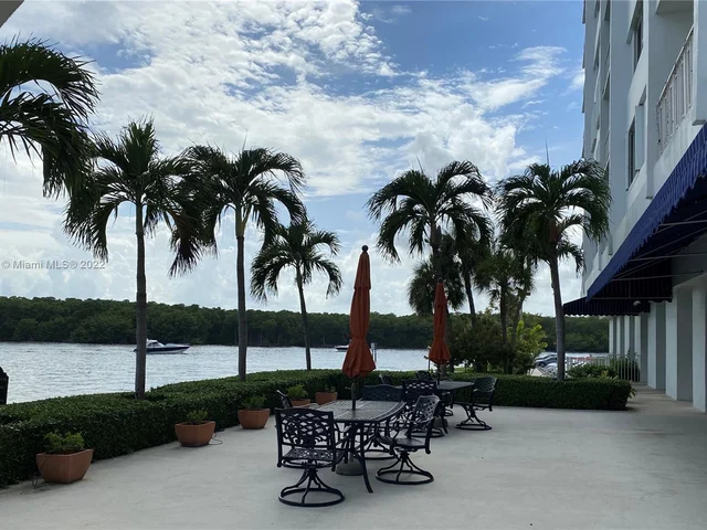 500 Bayview Dr # 426, Sunny Isles Beach FL 33160