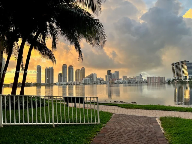 3530 Mystic Pointe Dr # 2605, Aventura FL 33180