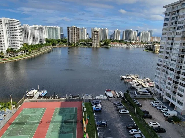 2750 NE 183rd St # 1411, Aventura FL 33160
