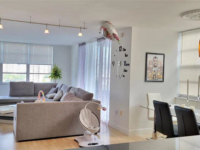 2750 NE 183rd St # 1411, Aventura FL 33160