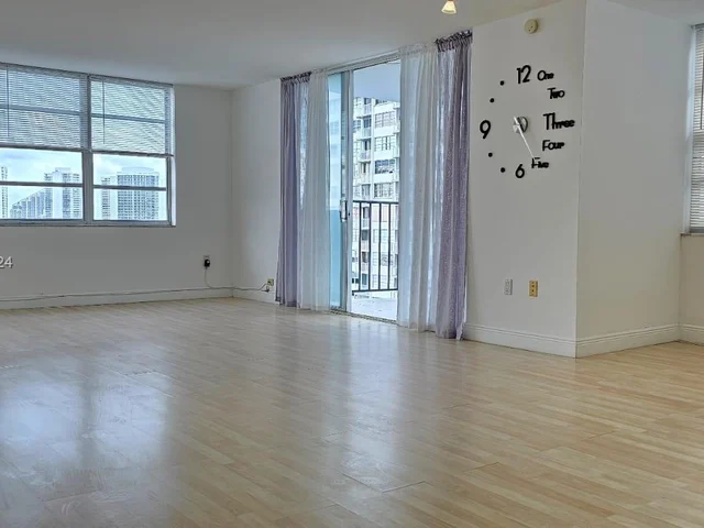 2750 NE 183rd St # 1411, Aventura FL 33160