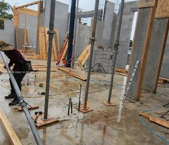 8735 SW 107th St, Miami FL 33176