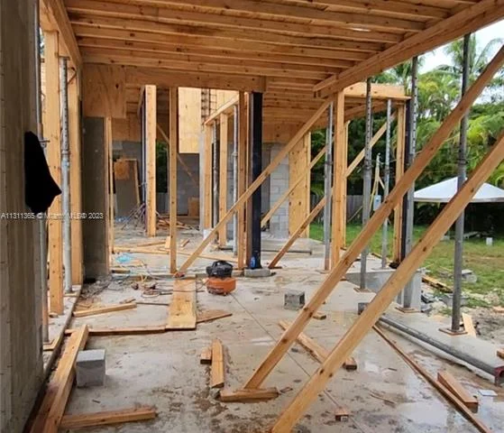 8735 SW 107th St, Miami FL 33176